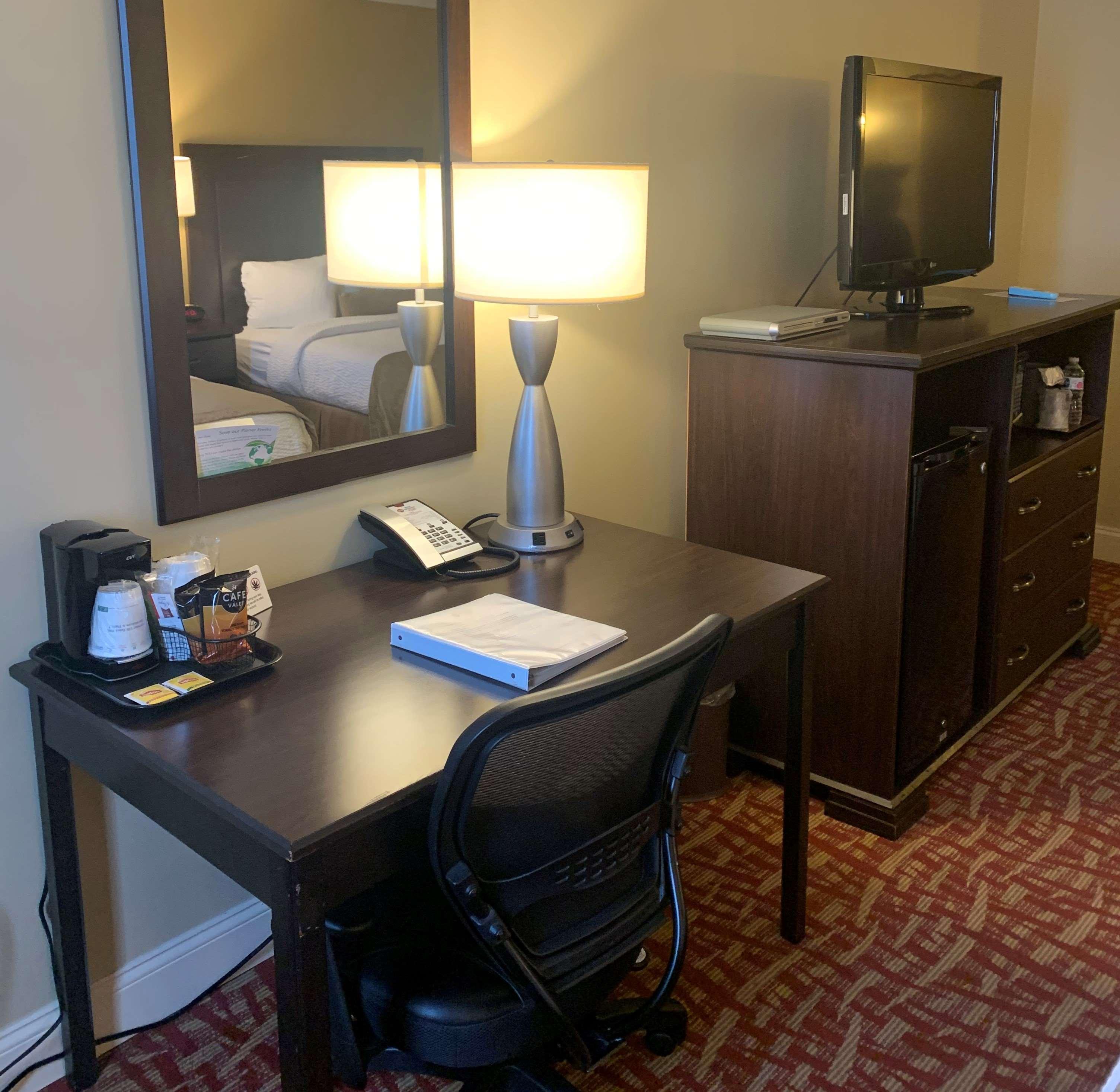 Best Western Plus Wilkes Barre Center City Exterior foto